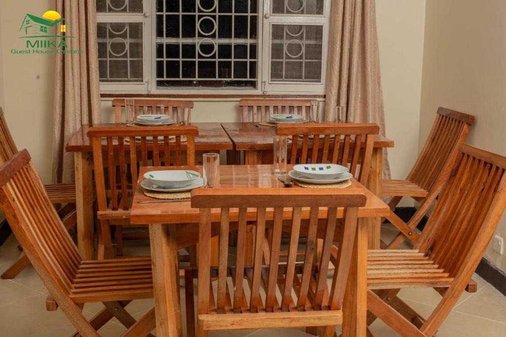 Restaurant Photo Miika Guest House Entebbe Central Region 1
