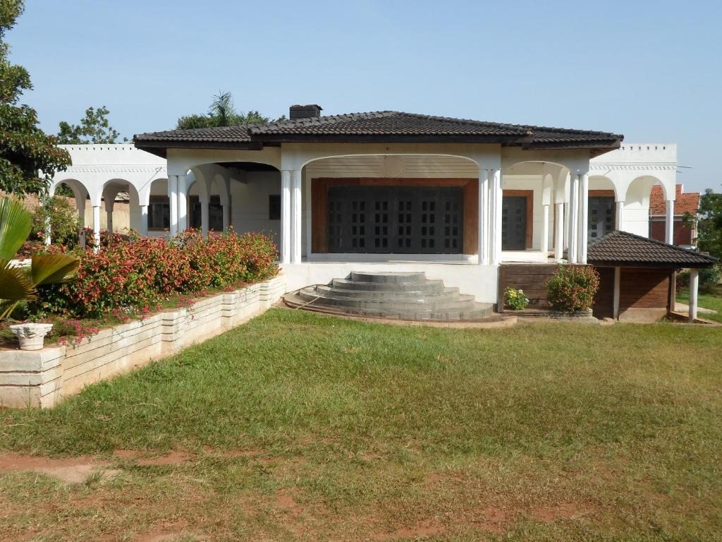 Property Exterior Photo Egg Botanical View Entebbe Central Region