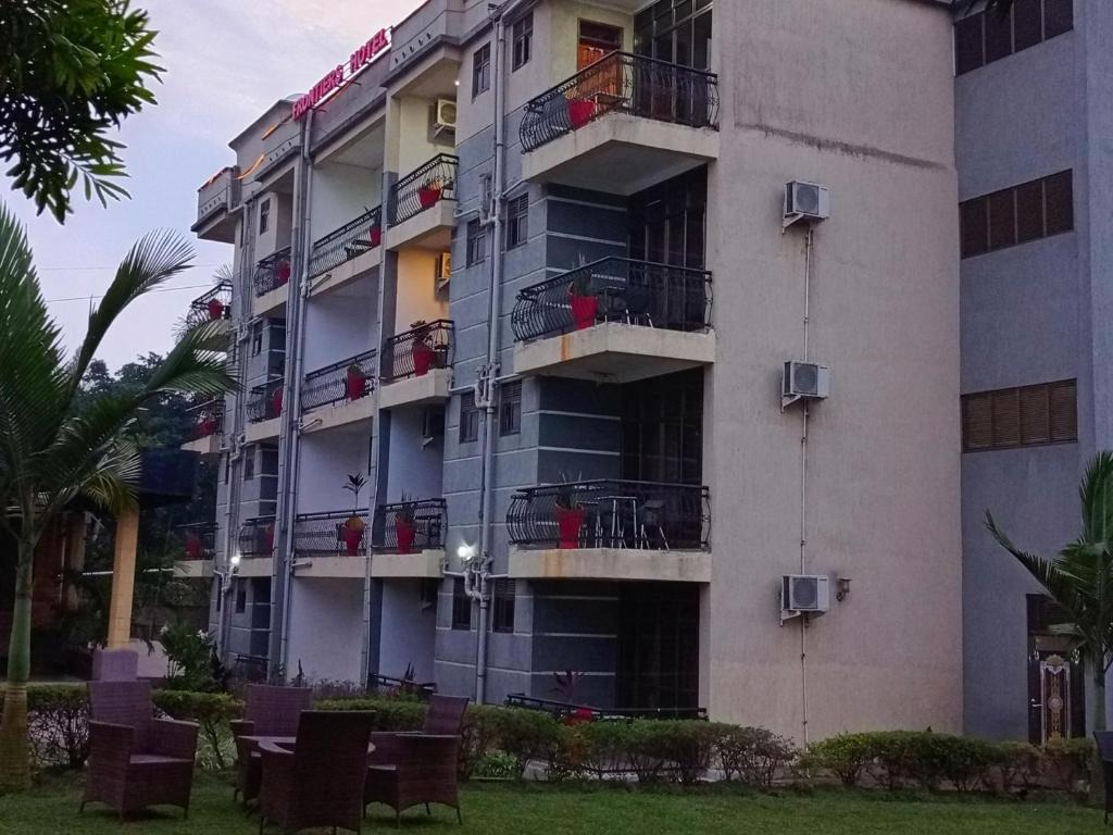 Property Exterior Photo Frontiers Hotel & Conference Entebbe Uganda Central Region