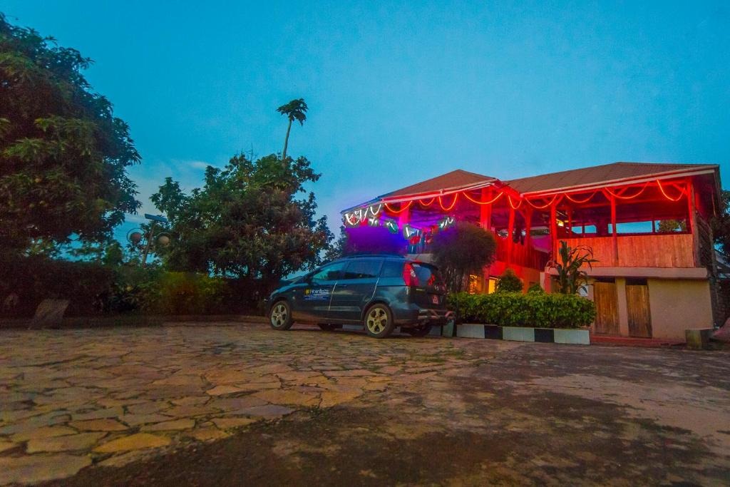 Parking space Photo Hotel Royal Nest Entebbe Central Region