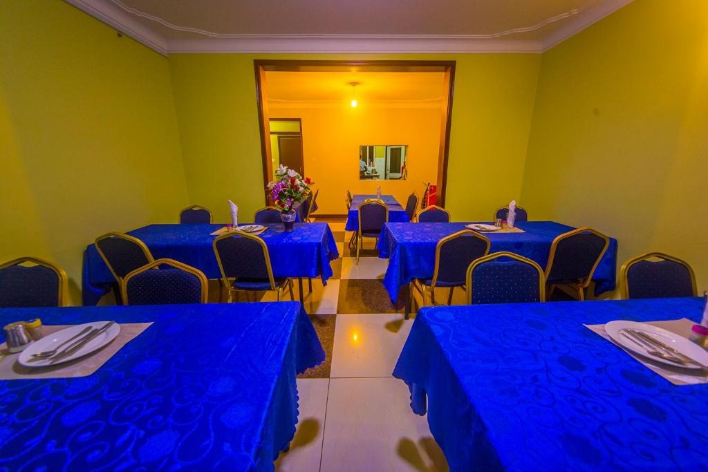 Restaurant Photo Hotel Royal Nest Entebbe Central Region 1