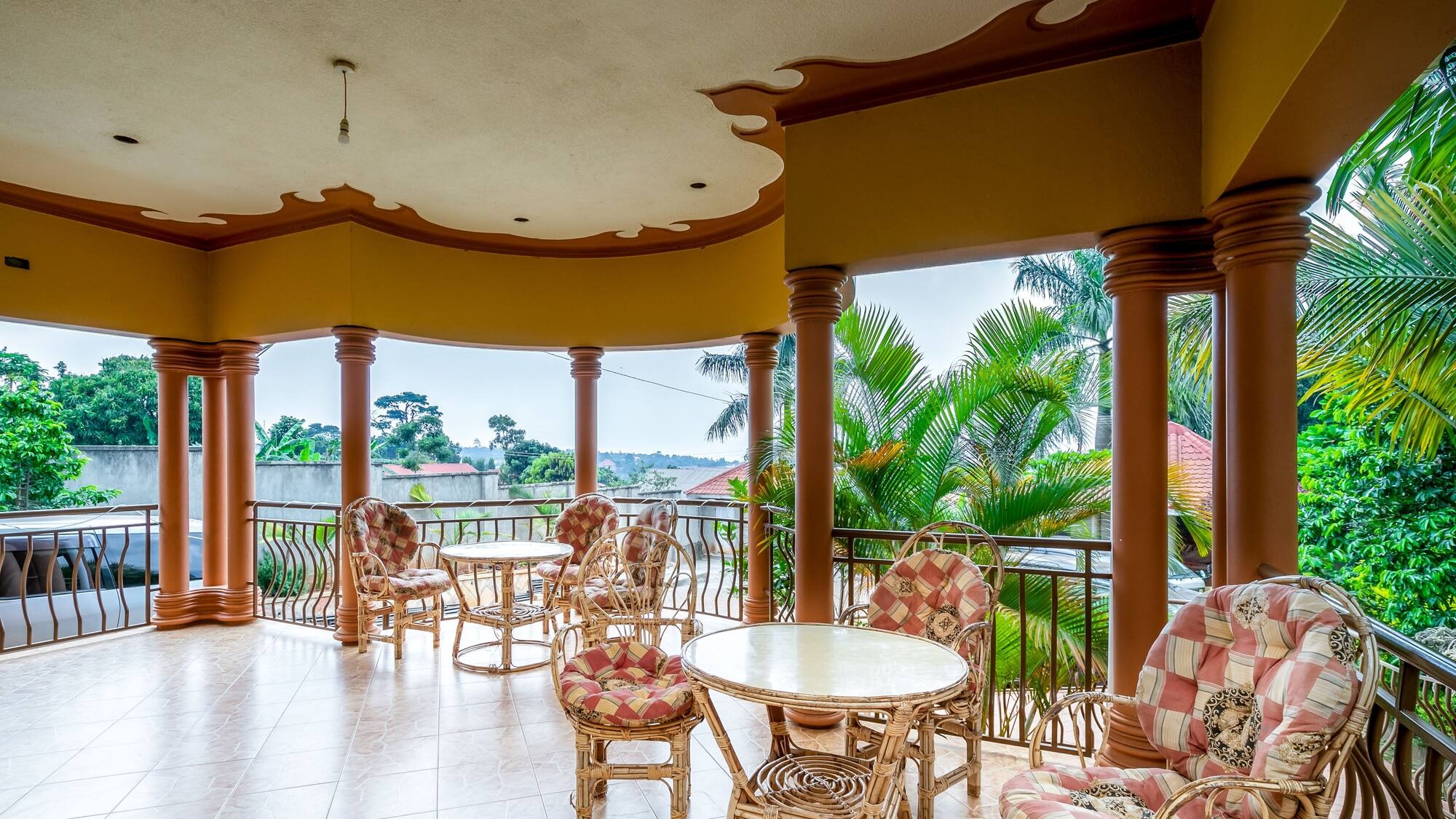 Terrace Restaurant Photo Oslo Gardens Bed & Breakfast Entebbe Central Region