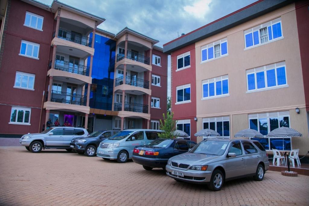 Property Exterior Photo Red Sox Hotel Kampala Central Region