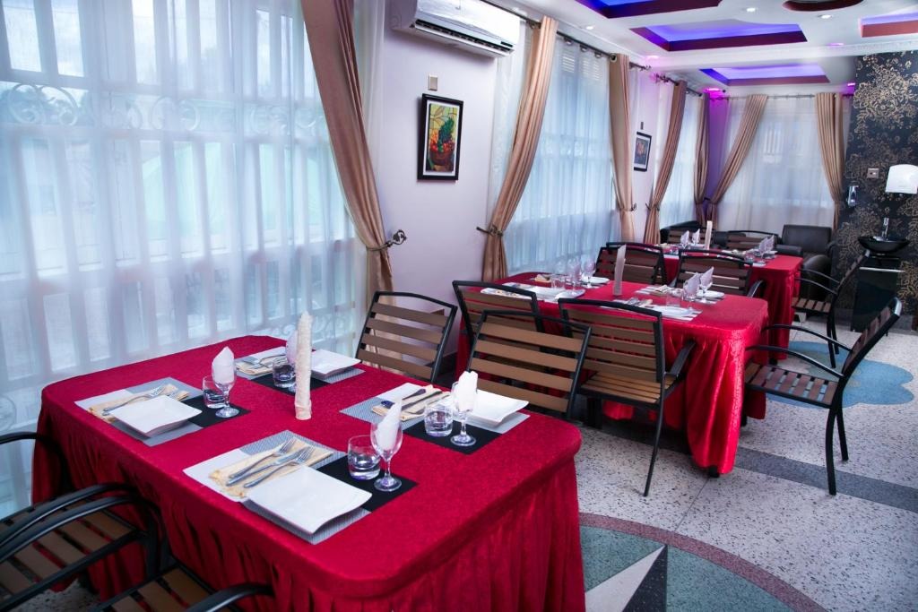 Restaurant Photo Red Sox Hotel Kampala Central Region