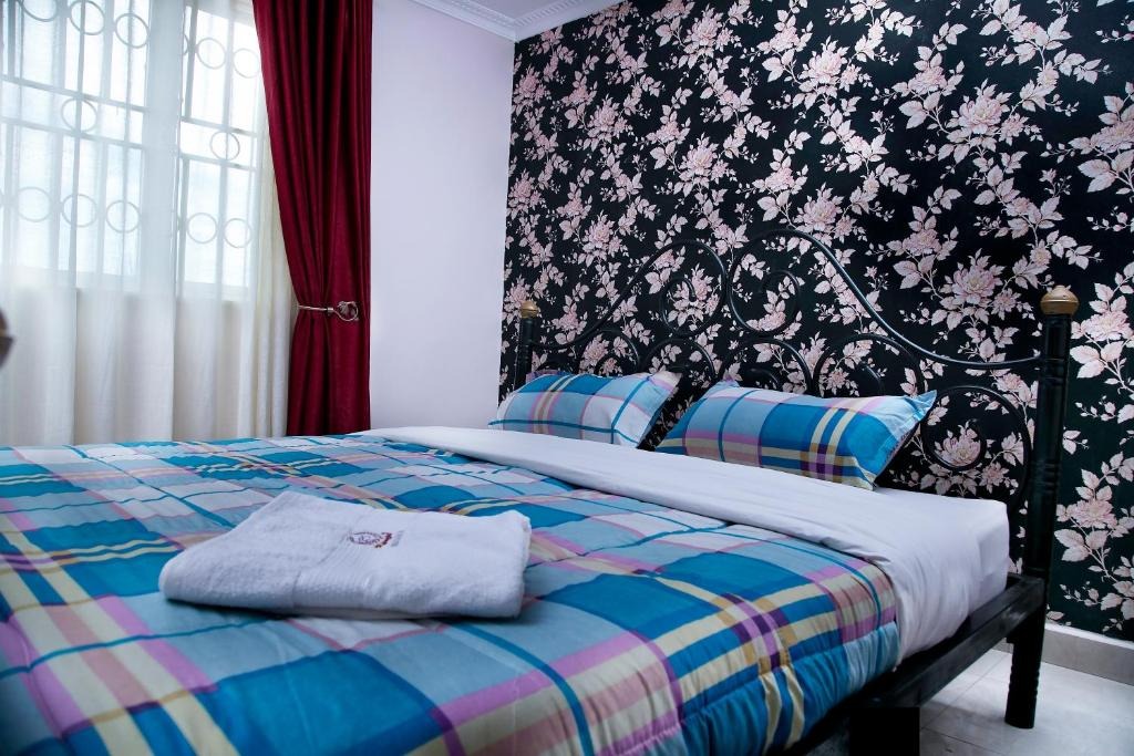 Deluxe Double Bedroom Photo Red Sox Hotel Kampala Central Region