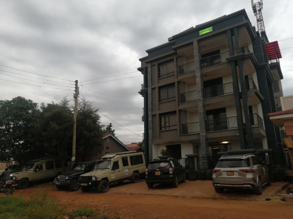 Property Exterior Photo Petal Palace Motel Masindi Central Region