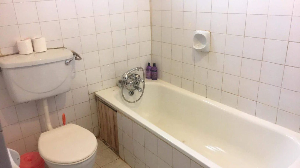 Bathroom Photo Banda Lodge Masaka Central Region