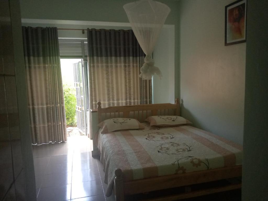 Standard Double Bedroom Photo Harod Suites Hotel Kampala Central Region