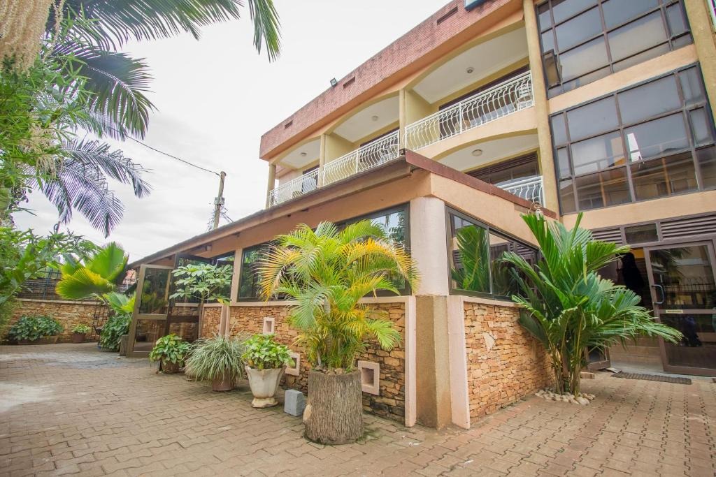 Property Exterior Photo Crystal Suites & Apartments Kampala Central Region 1