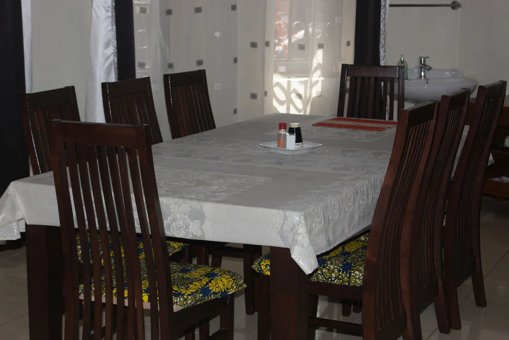 Restaurant Photo Montane safari Hotel Fort Portal, Western Region, Uganda 1