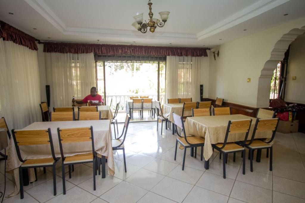 Restaurant Photo Tiptone Hotel Kampala Central Region