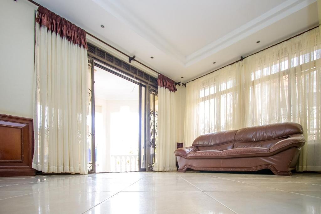 Lobby Photo Tiptone Hotel Kampala Central Region