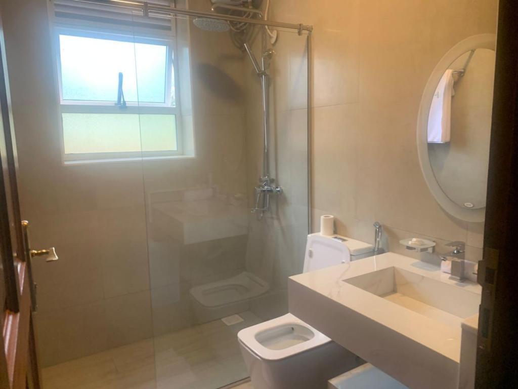 Bathroom Photo AK Gardens Hotel Ibanda, Mbarara Western Region 1