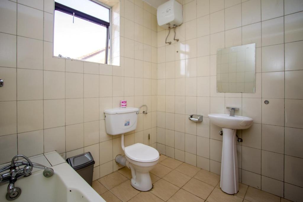 Bathroom Photo Tiptone Hotel Kampala Central Region