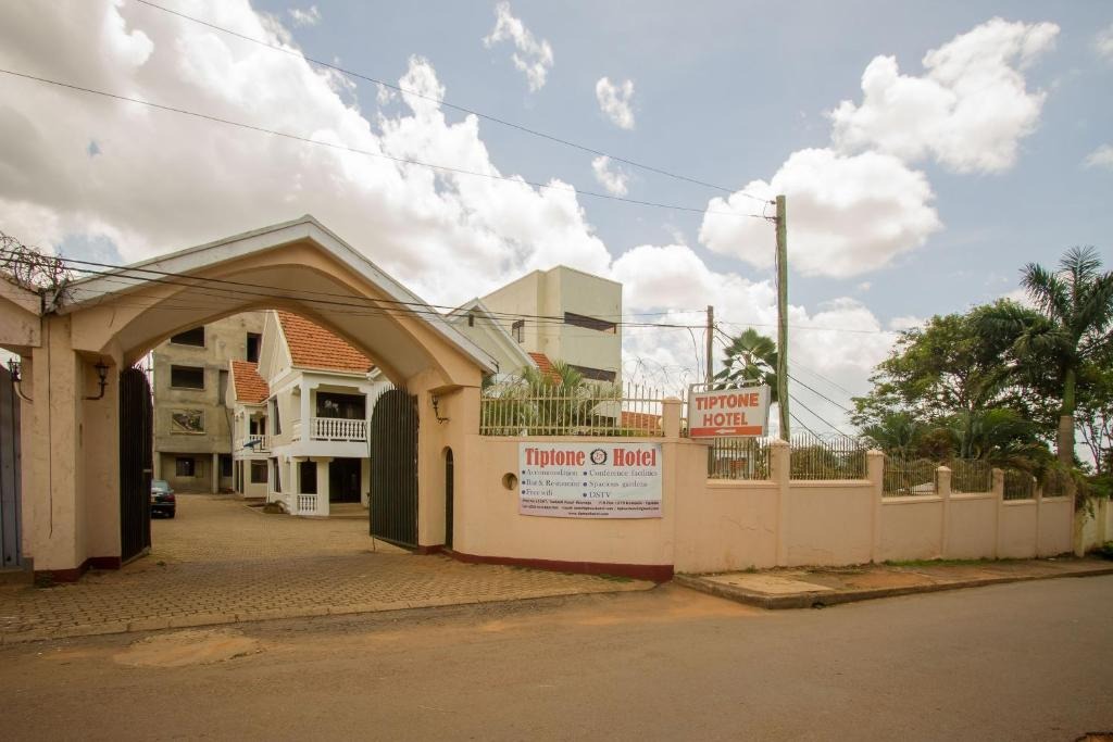 Compound Photo Tiptone Hotel Kampala Central Region