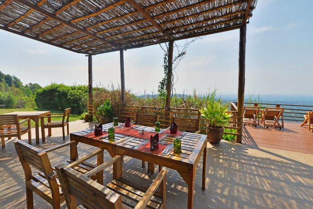Terrace restaurant Photo Isunga Lodge Fort Portal Uganda Western Region