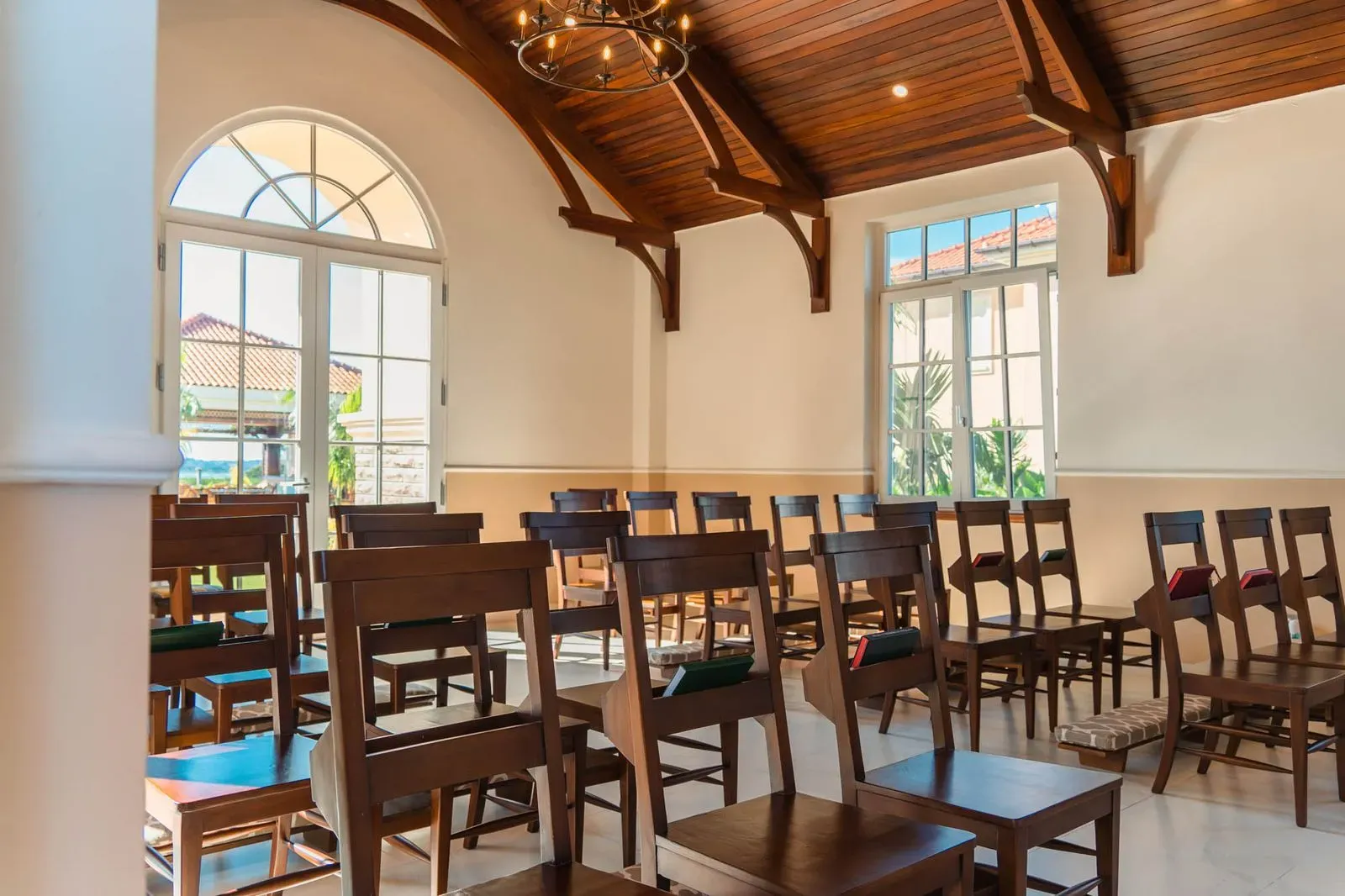 Restaurant Photo Avellino Lakeside Escape Entebbe Uganda Central Region 1