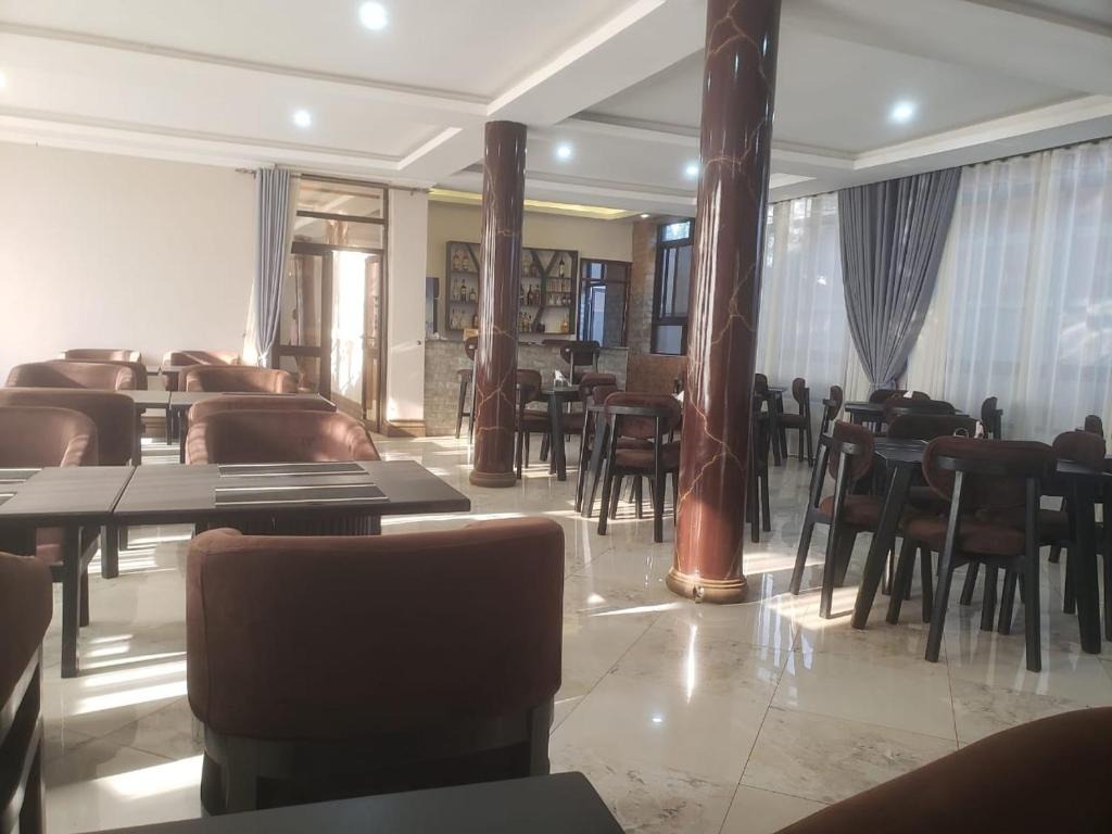 Restaurant Photo Chevas Hotel Seeta, Mukono Uganda Central Region 1