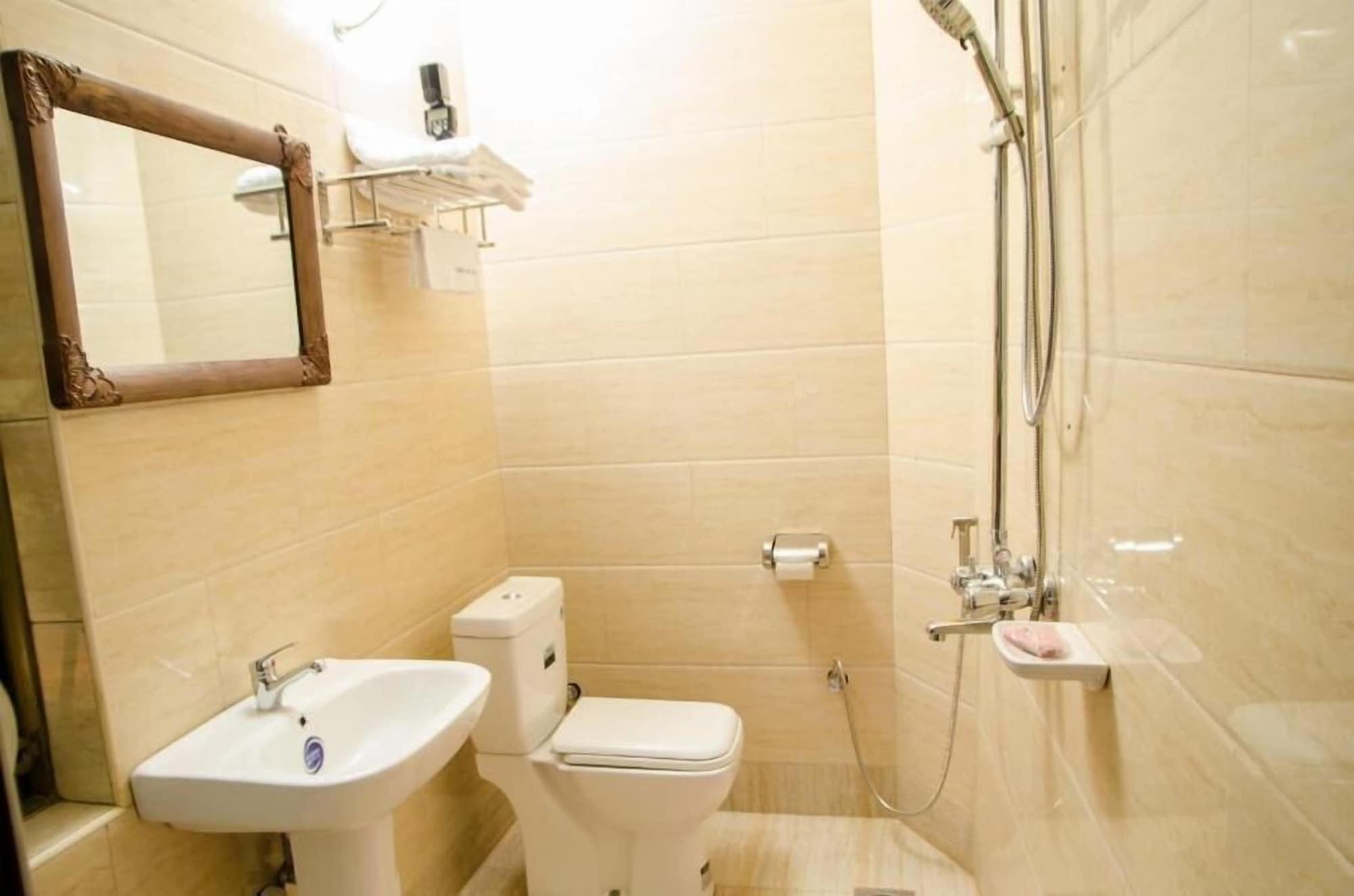 Bathroom Photo Georgina Gardens Hotel Kampala Central Region