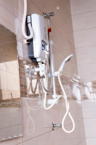 Bathroom Photo M3 Stella Hotel Kampala Central Region 1
