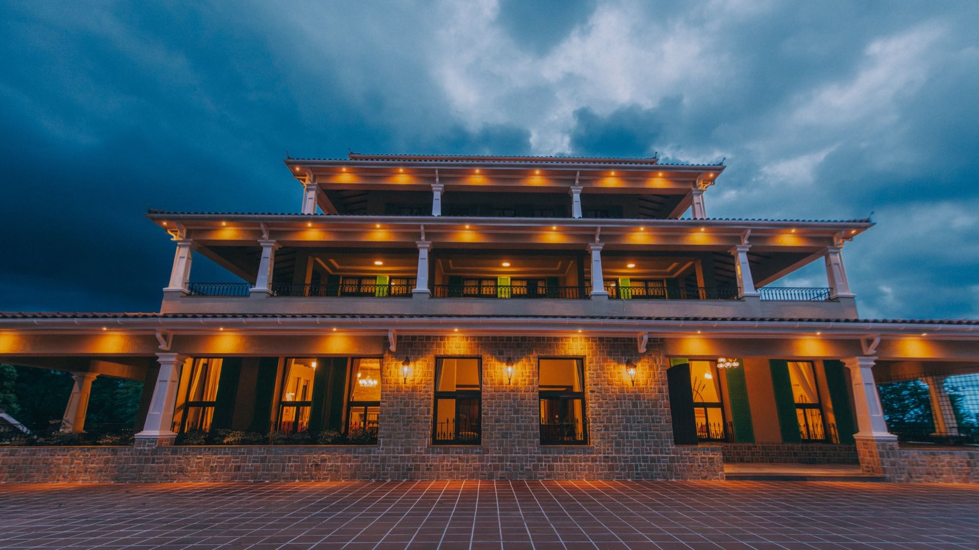 Property Exterior Photo Hemingways Hotel Entebbe Central Region