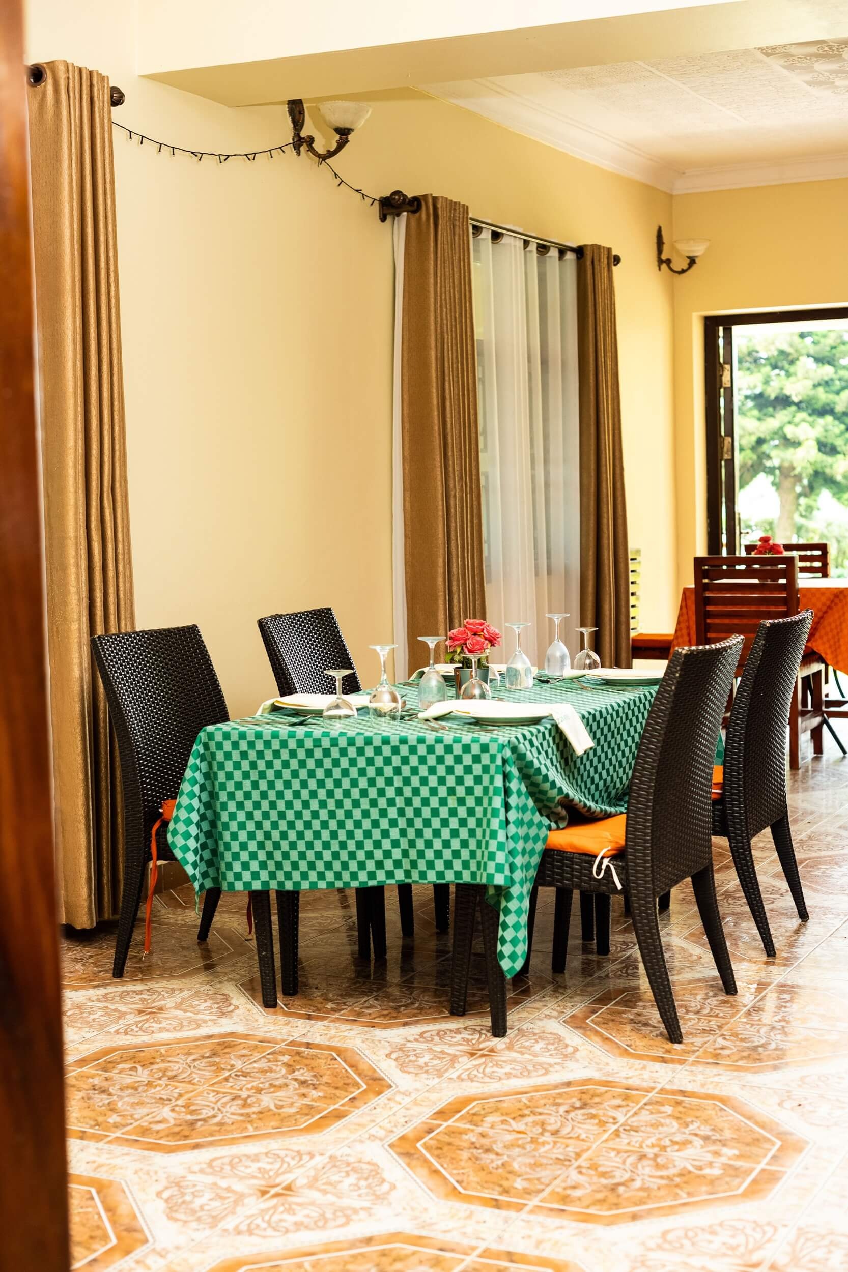 Restaurant Photo Tuzza Hotel Bushenyi Western Region