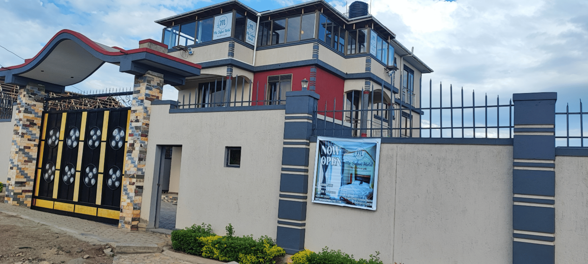 Property Exterior Photo M6 Safari Hotel Kasese Central Region